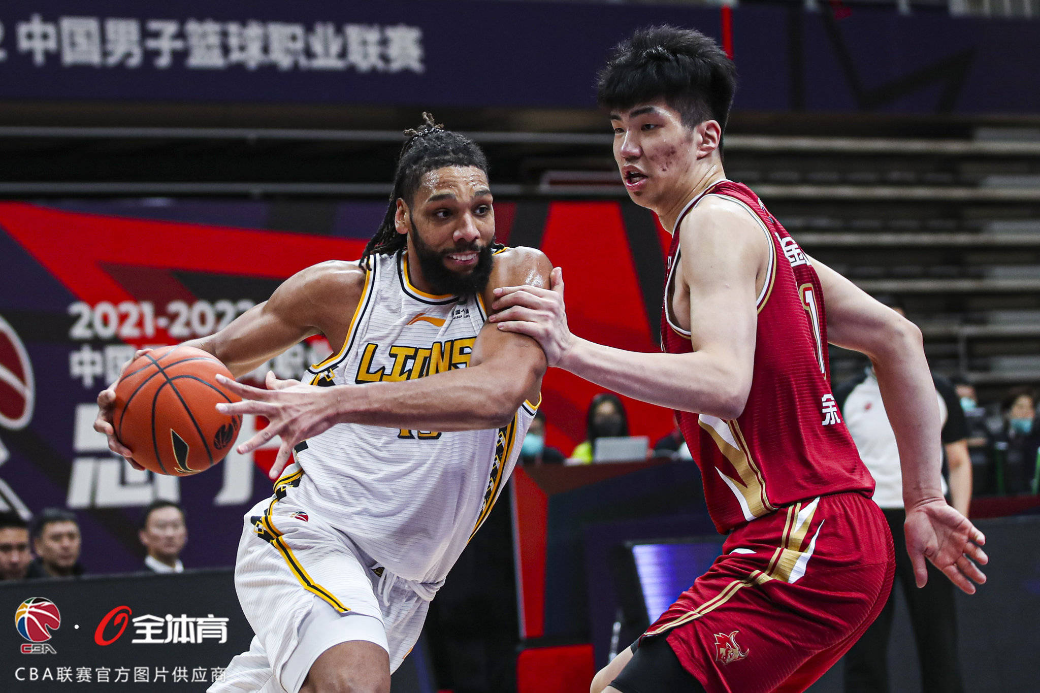 包含意甲赛程吃紧，浙江稠州赛前篮板制胜，气氛紧张，数据趋势出现新变化的词条